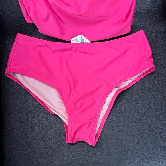 Cupshe Pink Ruffle Bikini Set - Picture 3 of 8